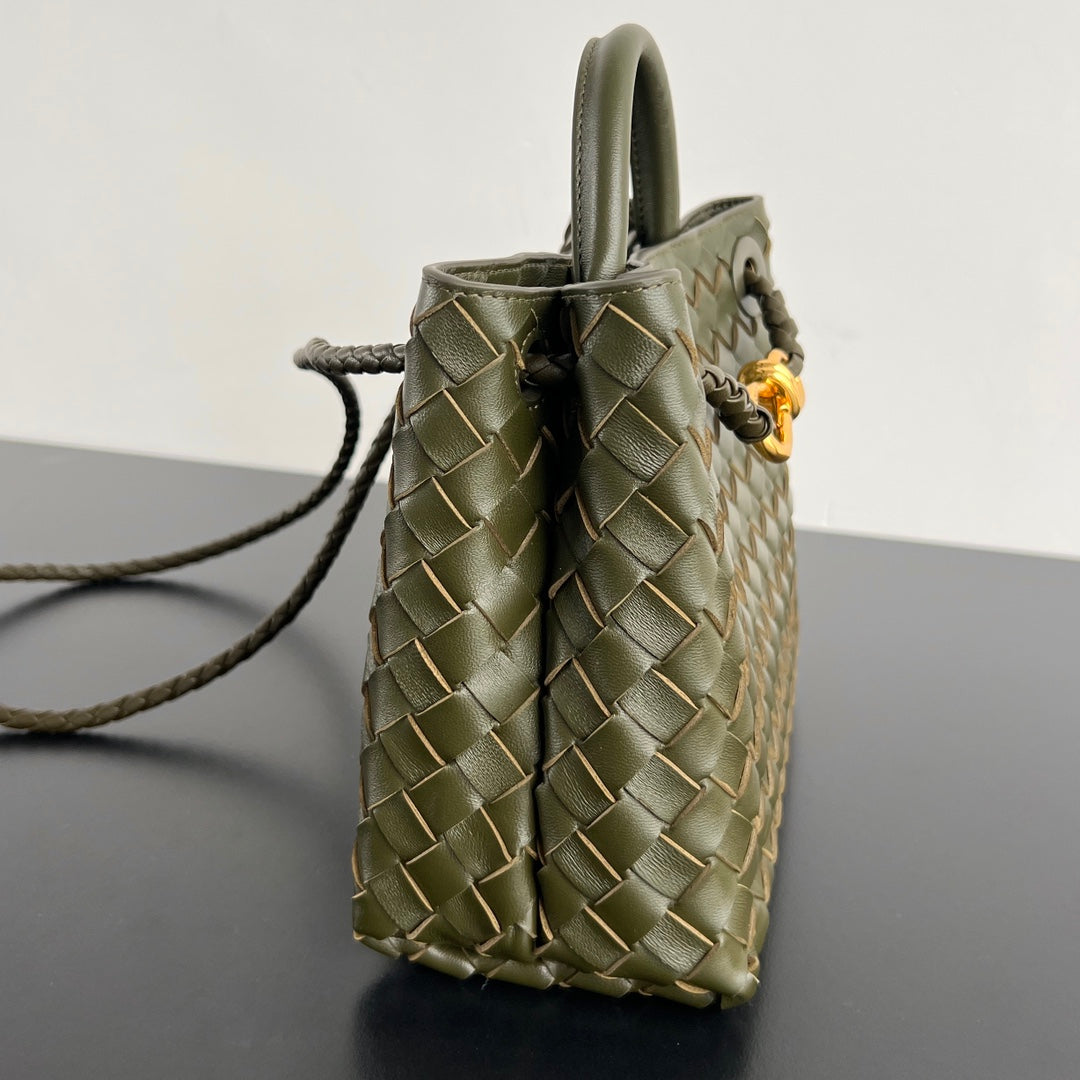Bottega Veneta bv medium andiamo 32 khaki green lambskin