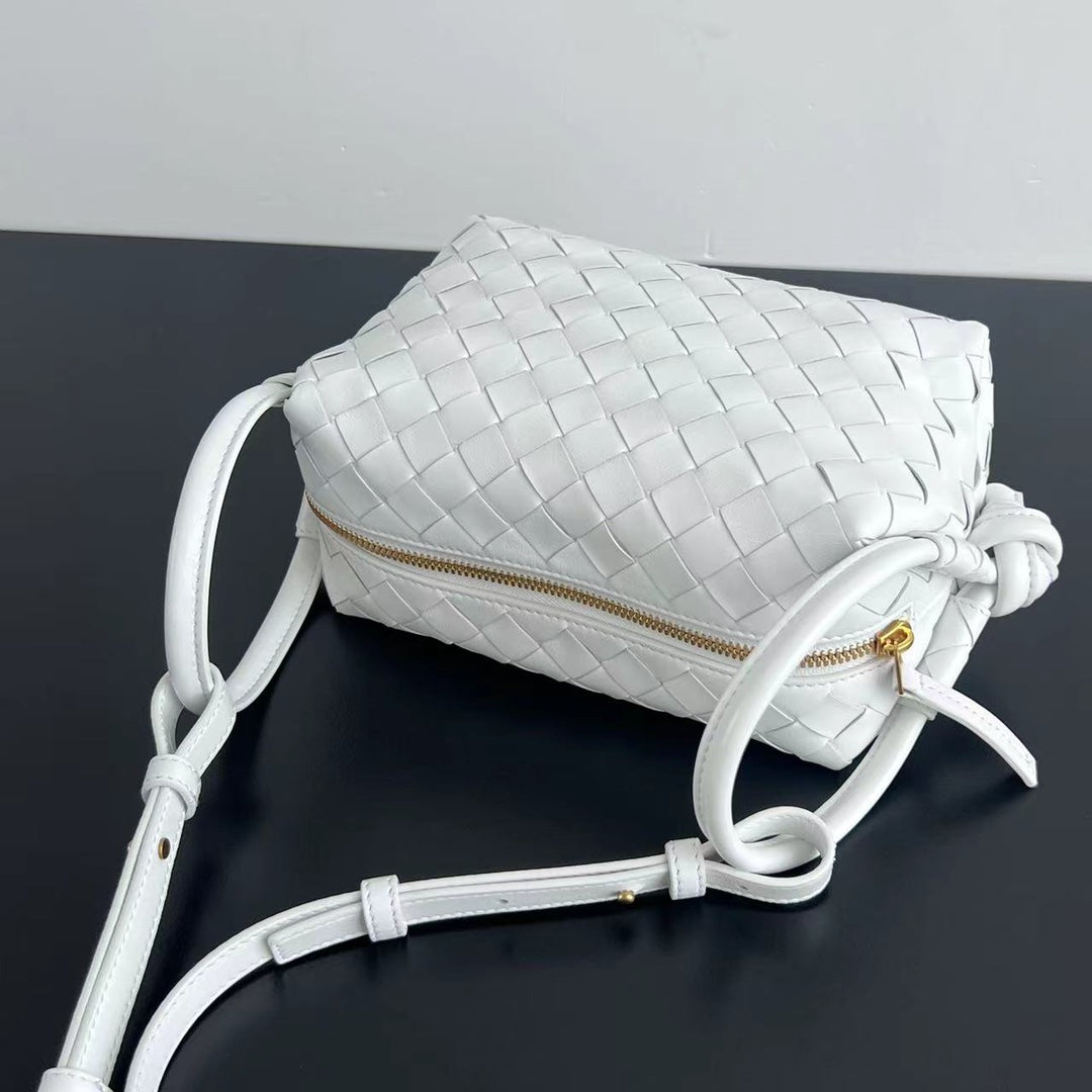Bottega Veneta BV Loop Top Handle 19cm White Lambskin