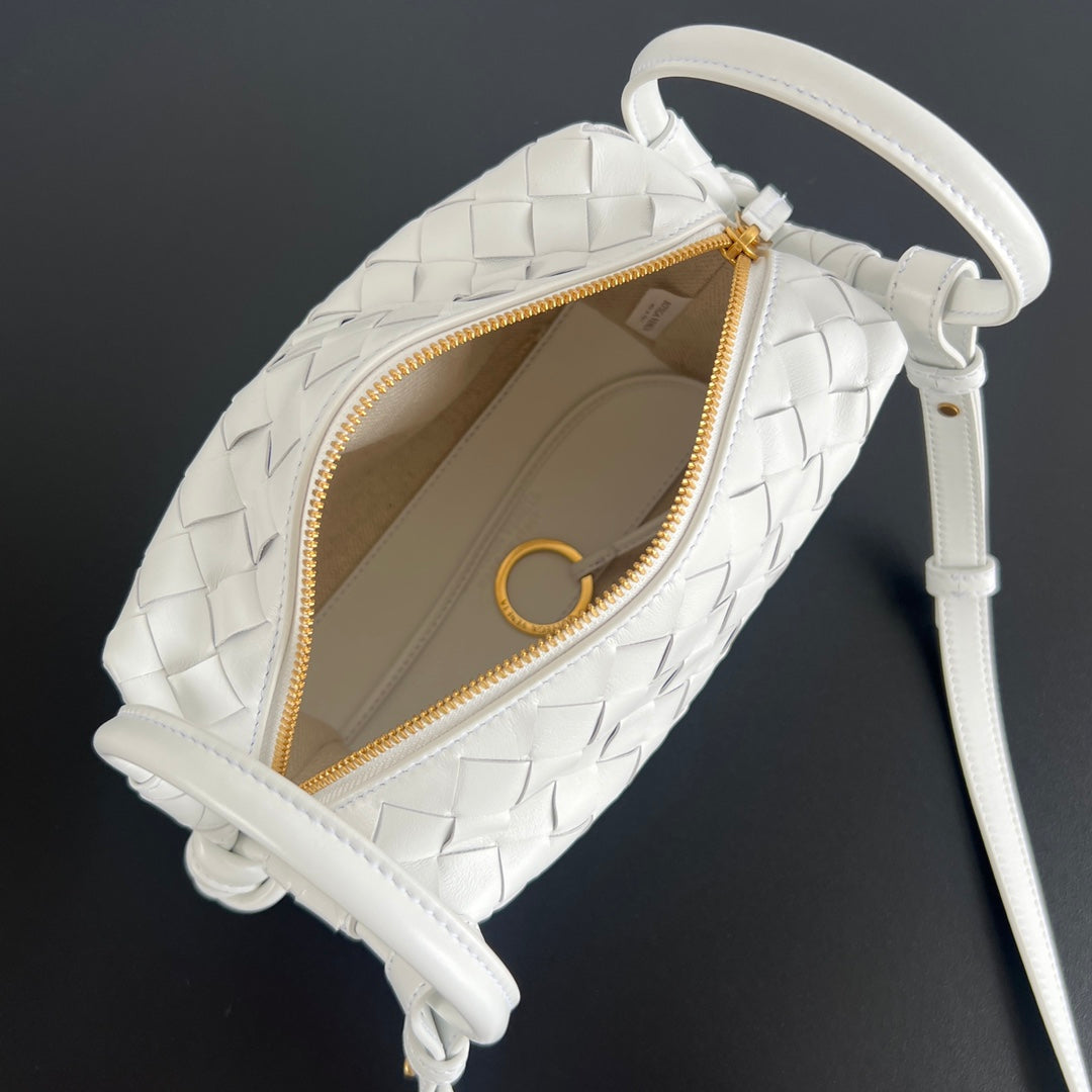Bottega Veneta BV Loop Top Handle 19cm White Lambskin