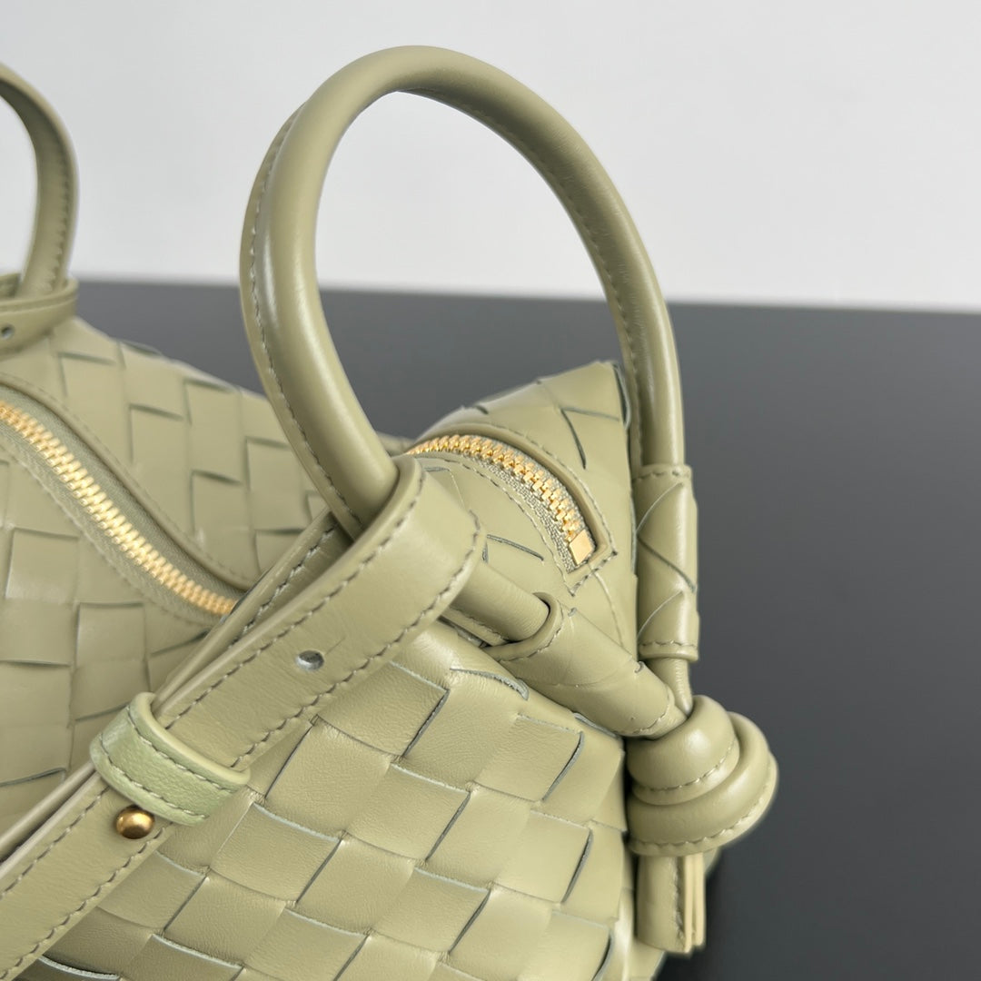 Bottega Veneta BV Loop Top Handle 19cm Green Beige Lambskin