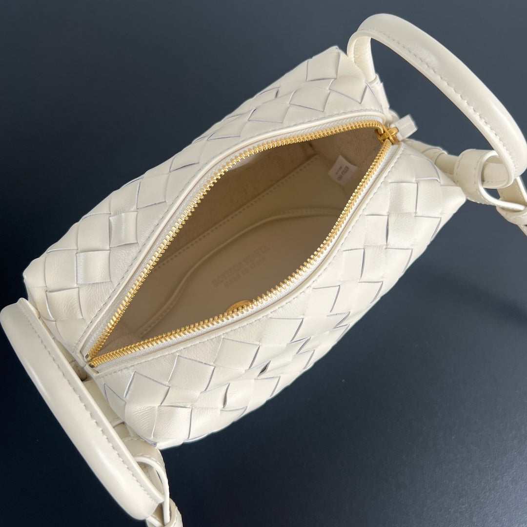 Bottega Veneta BV Loop Top Handle 19cm Cream Lambskin