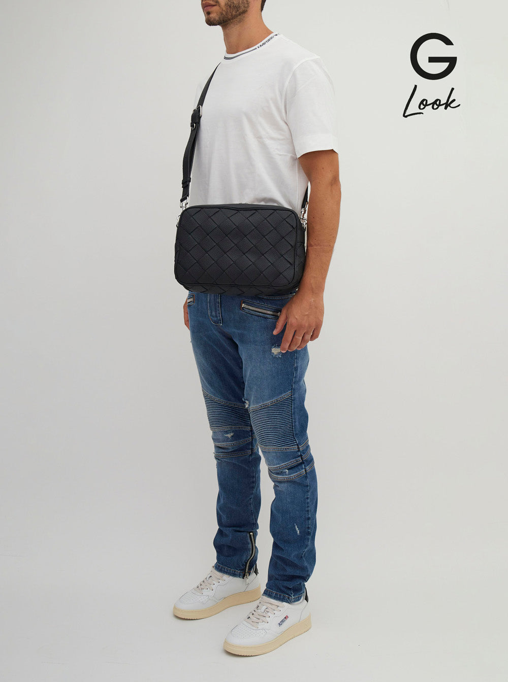 Bottega Veneta Men 'Messenger Medium' Black Crossbody Bag With Intreccio Motif In Hammered Leather Man