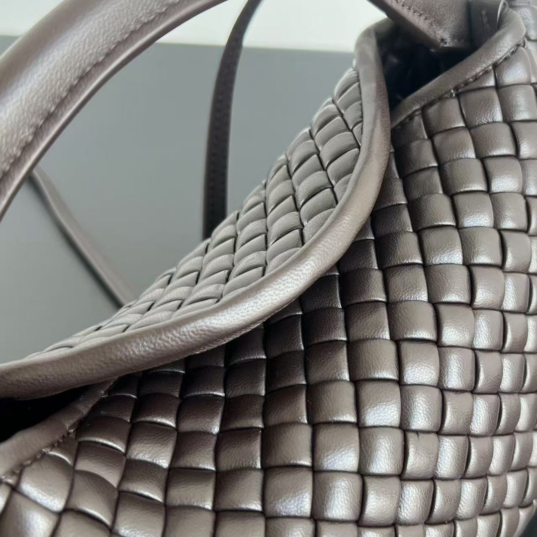 Bottega Veneta BV Small Cobble Top Handle 23cm Chocolate Lambskin