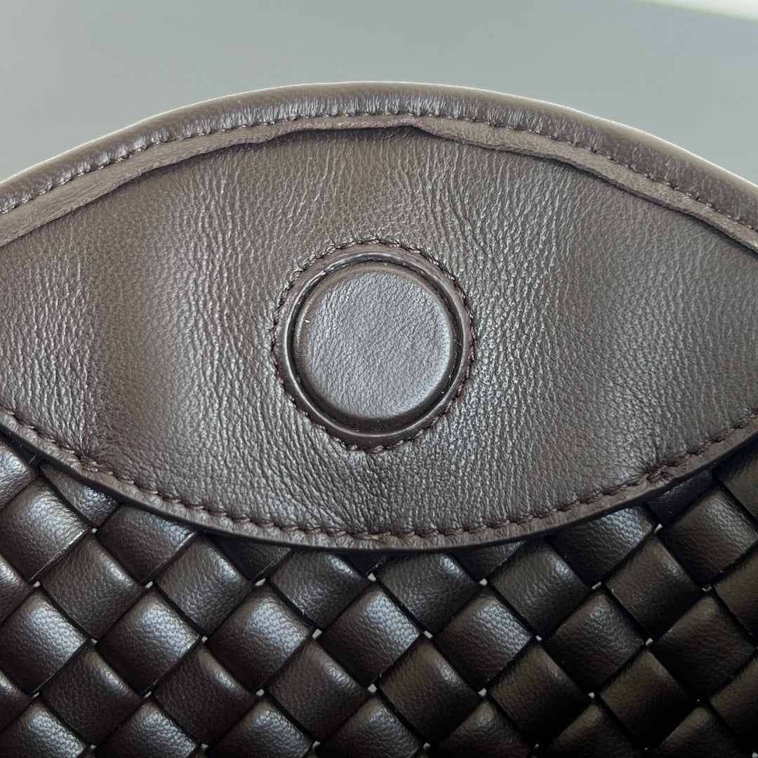 Bottega Veneta BV Small Cobble Top Handle 23cm Chocolate Lambskin