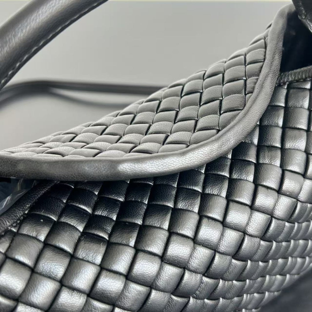 Bottega Veneta BV Small Cobble Top Handle 23cm Black Lambskin