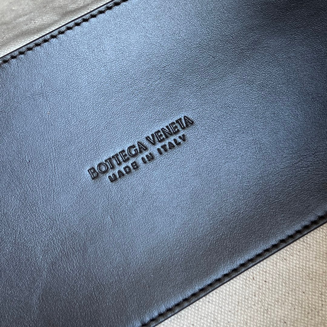 Bottega Veneta BV Loop Weekender 38cm Chocolate Calfskin