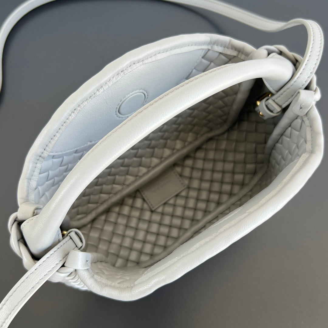 Bottega Veneta BV Small Cobble Top Handle 23cm Grey Lambskin