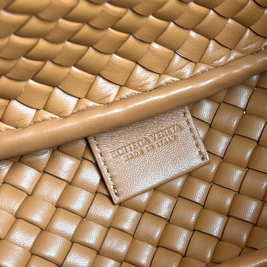 Bottega Veneta BV Small Cobble Top Handle 23cm Gold Lambskin