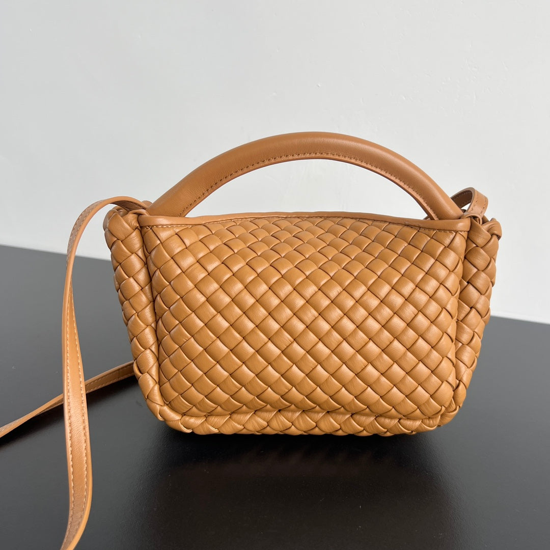 Bottega Veneta BV Small Cobble Top Handle 23cm Gold Lambskin