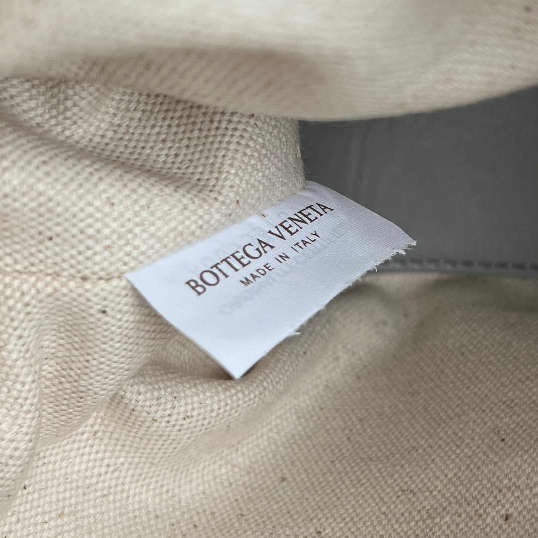 Bottega Veneta BV Loop Top Handle 19cm Grey Lambskin