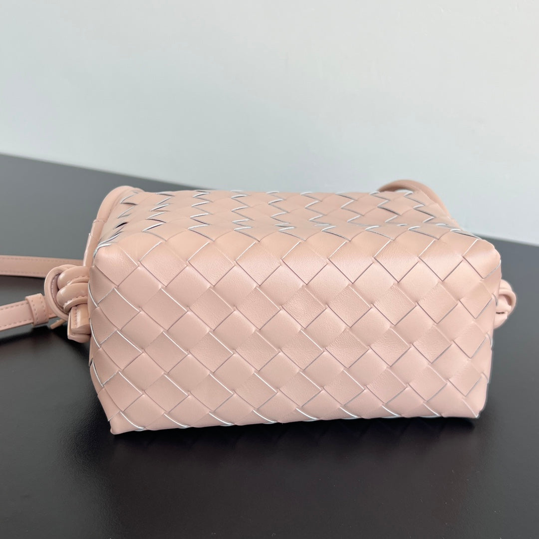 Bottega Veneta BV Loop Top Handle 19cm Pastel Pink Lambskin