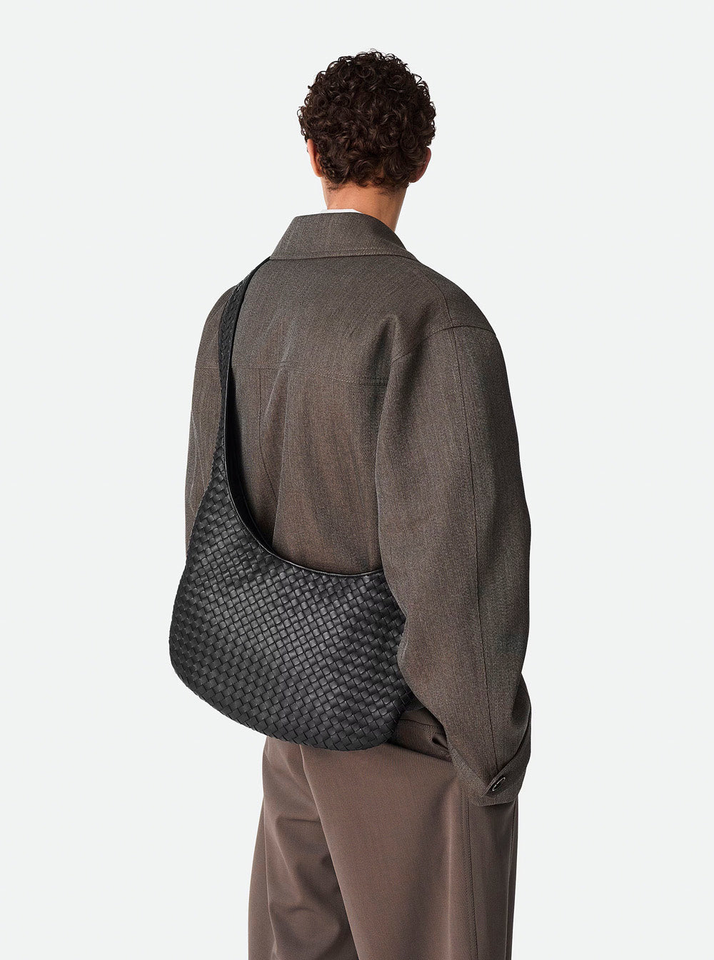 Bottega Veneta Men Black Crossbody Bag With Top Zip Closure And Intrecciato Motif In Leather Woman
