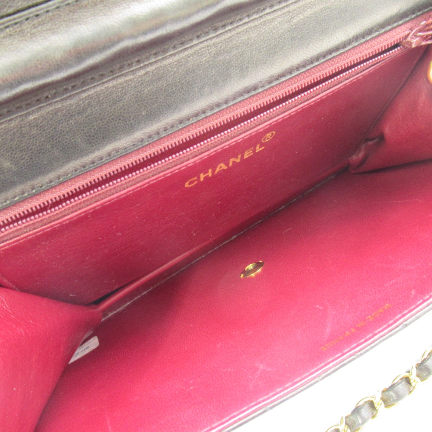 Chanel Medium Classic Single Flap Bag Leather Shoulder Bag in New Condition