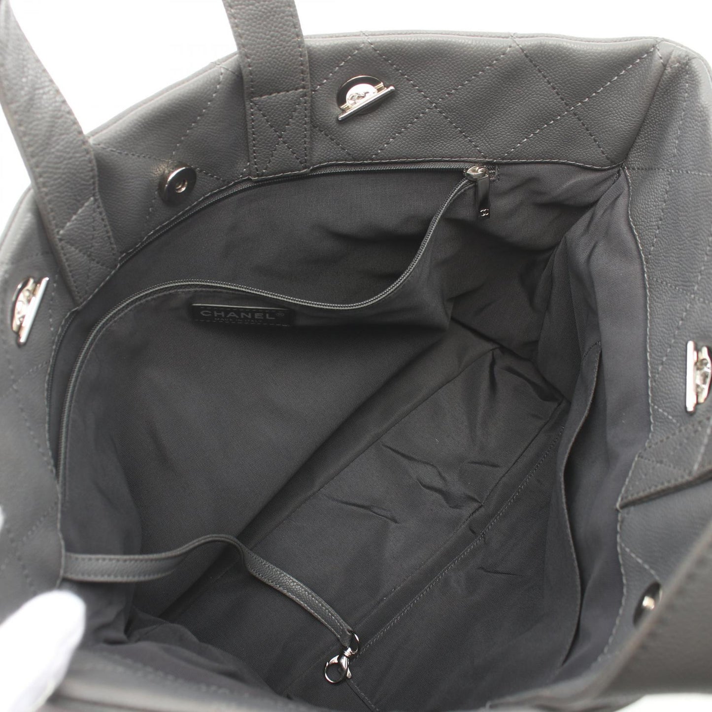 Chanel Caviar Matelasse Tote Bag Leather Tote Bag 20339830 in New Condition