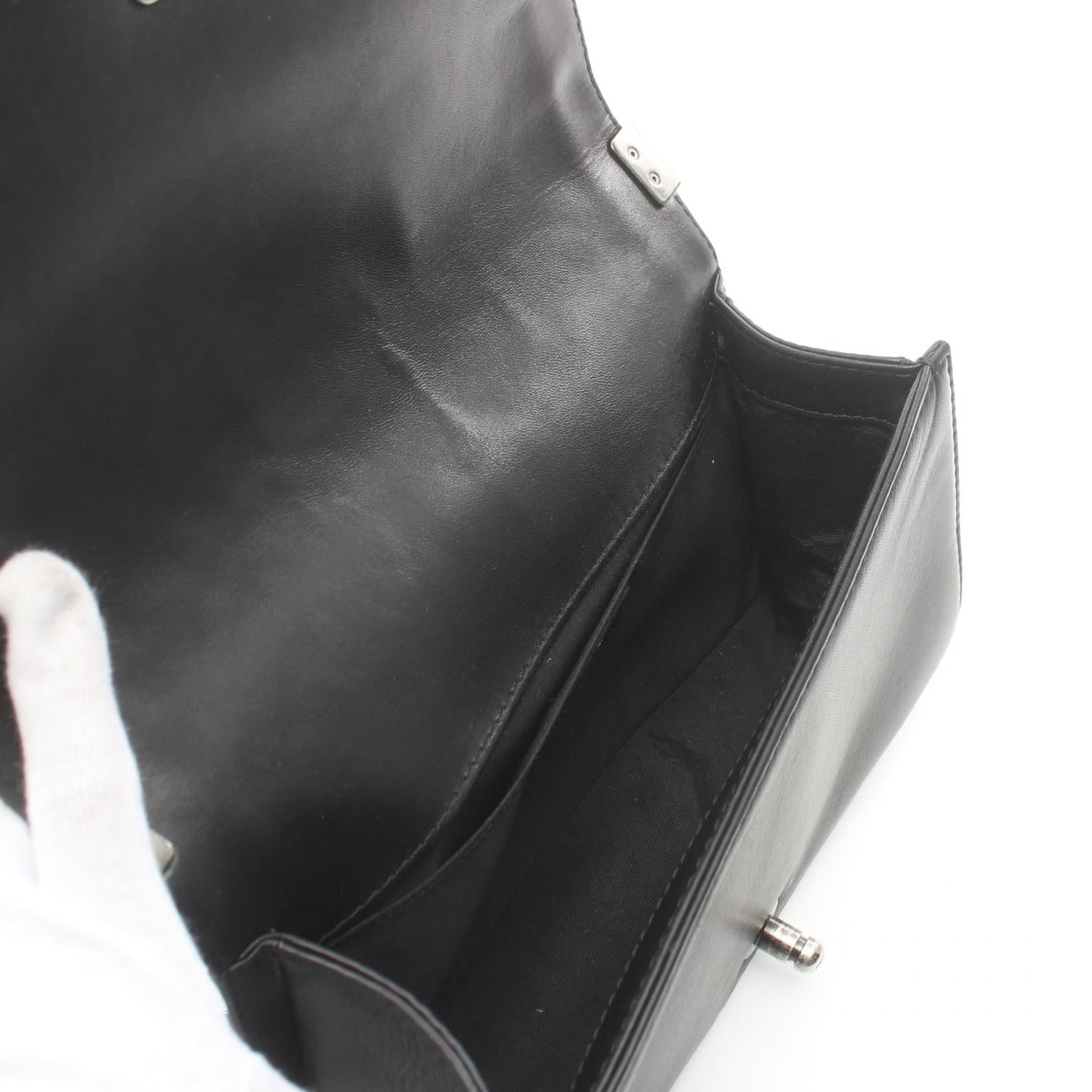 Chanel Boy Chain Shoulder Bag Leather Shoulder Bag 18504877 in Great Condition