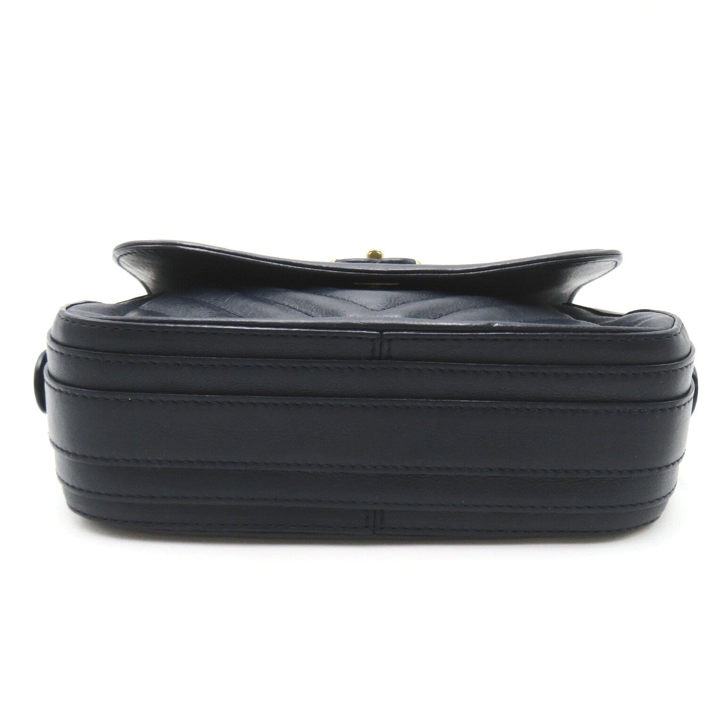 Chanel CC Chevron Flap Messenger Bag  Leather Shoulder Bag in New Condition