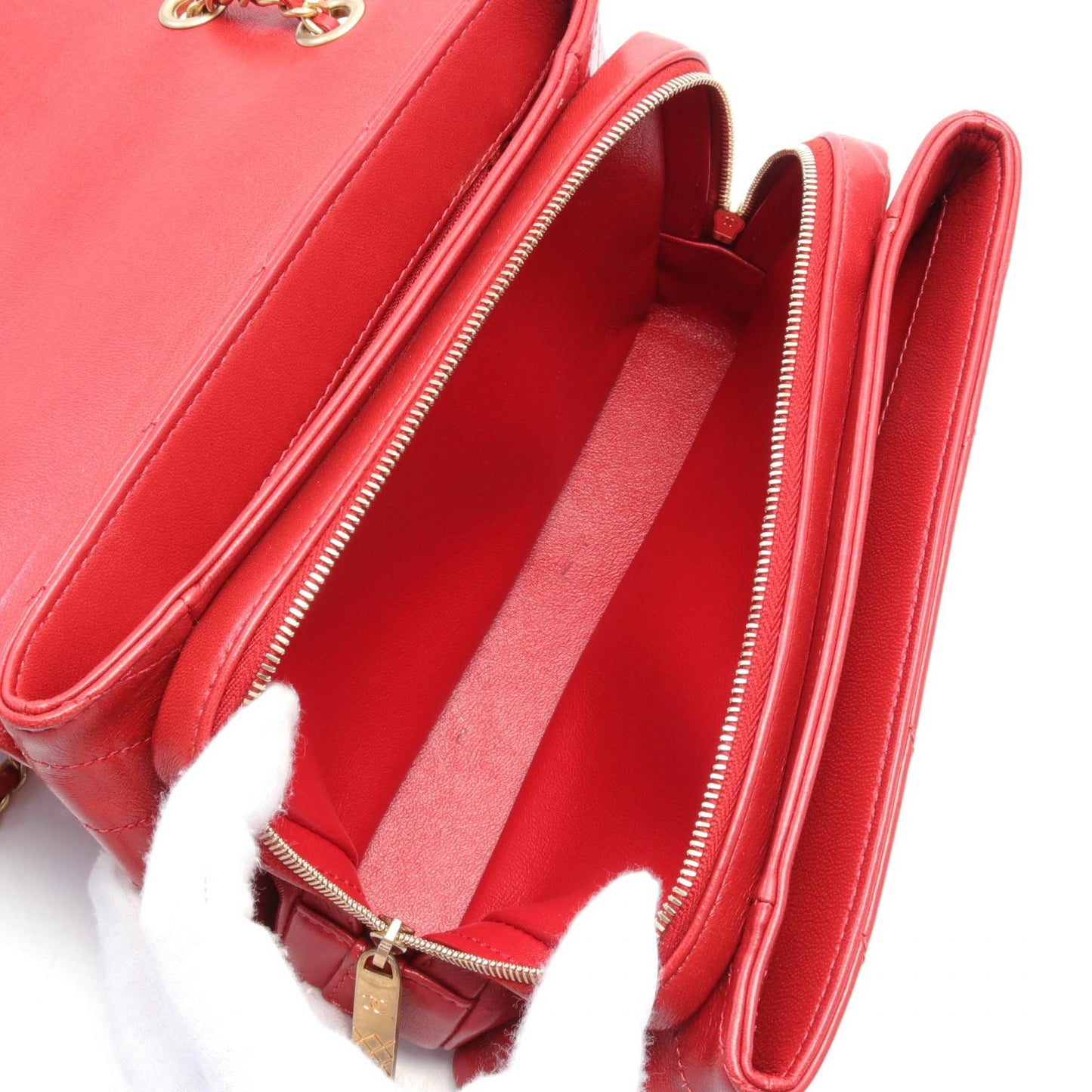 Chanel Chevron Leather Shoulder Bag Leather Shoulder Bag in New Condition