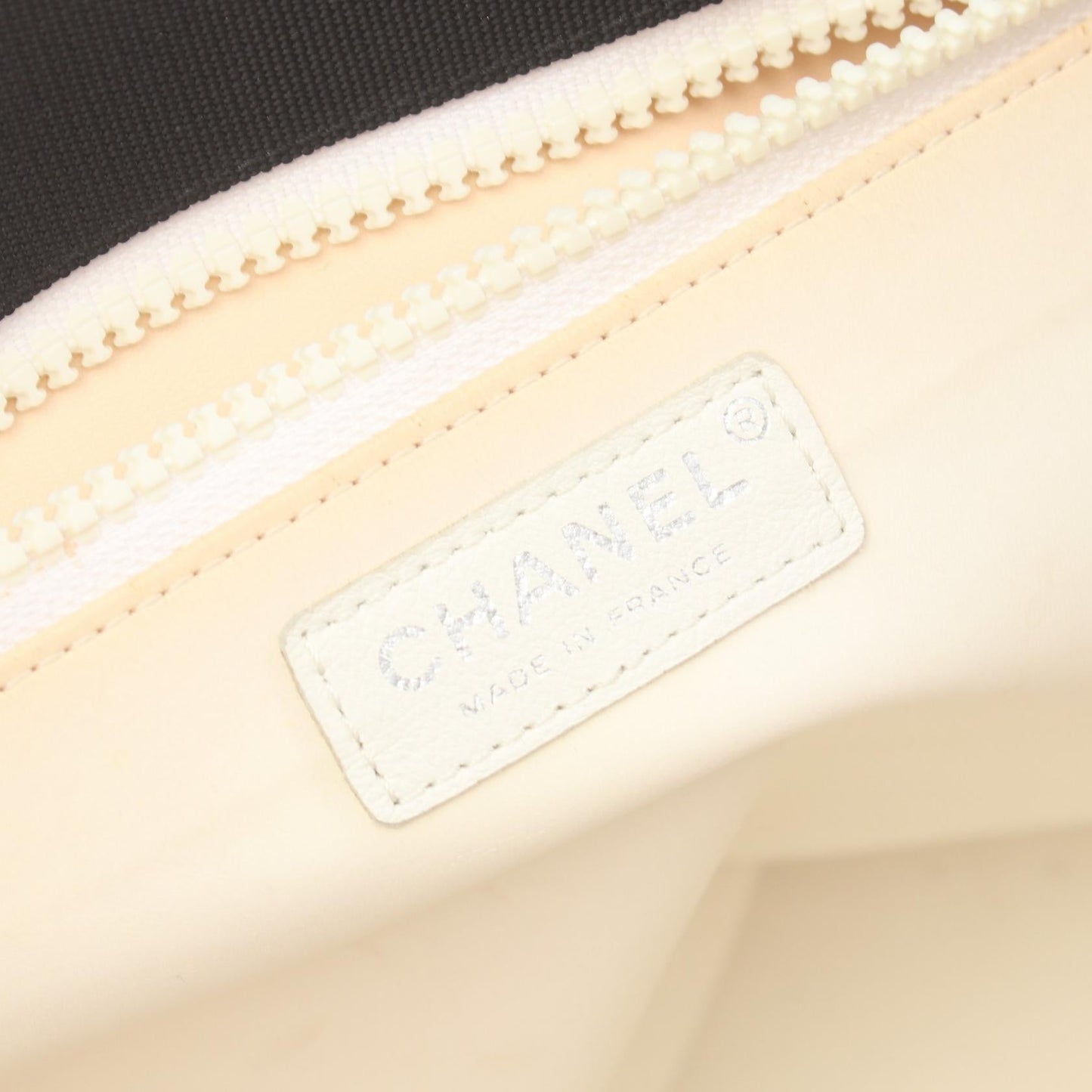 Chanel Heart Print Valentine Linen Tote Bag Canvas Tote Bag A21385 in New Condition