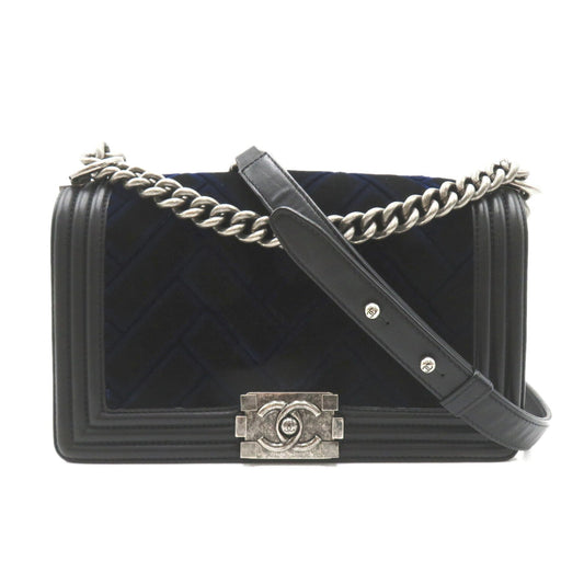 Chanel Boy Chain Shoulder Bag Leather Shoulder Bag 23195690 in New Condition