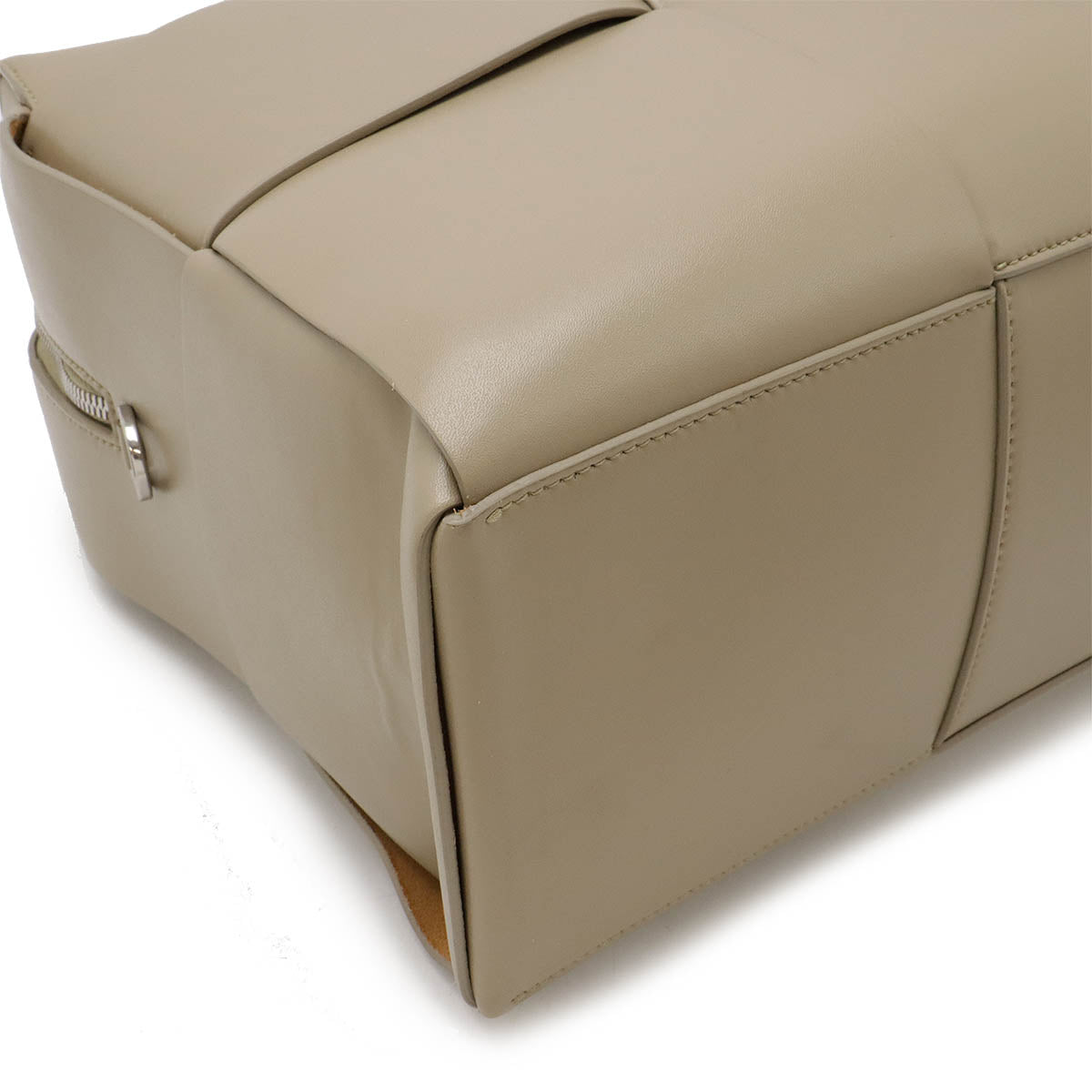 Bottega Veneta The Arco Leather Tote Bag