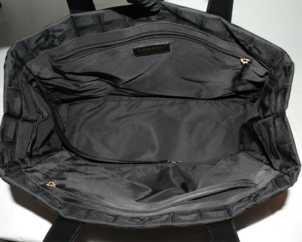 Chanel Nylon Tote Handbag Black A15991