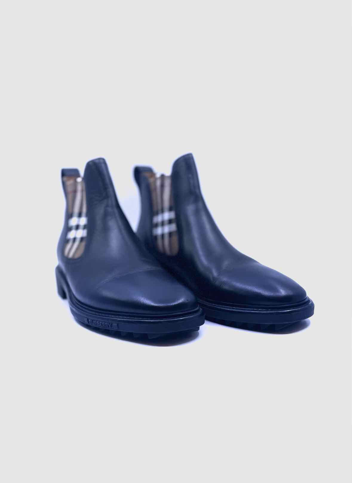 BURBERRY Size 11 Black Leather Solid Ankle Boot