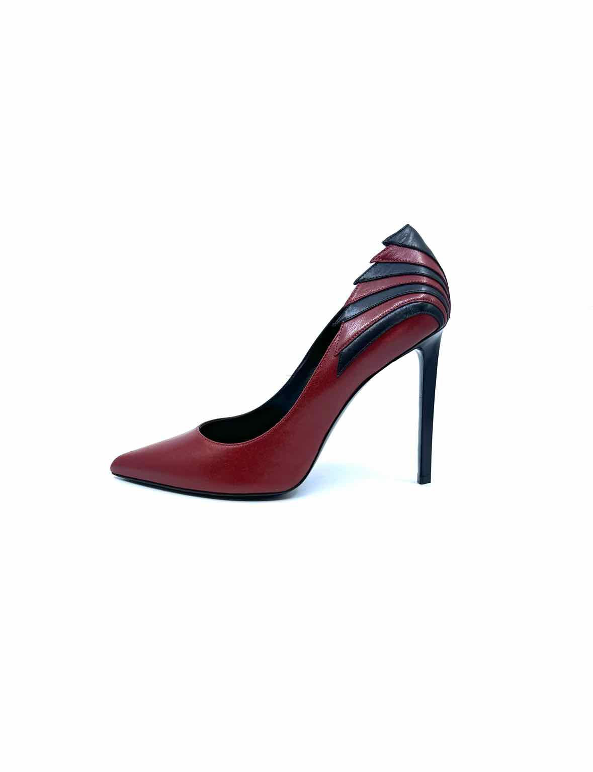 CELINE Size 10 Red, black Leather Solid Pumps
