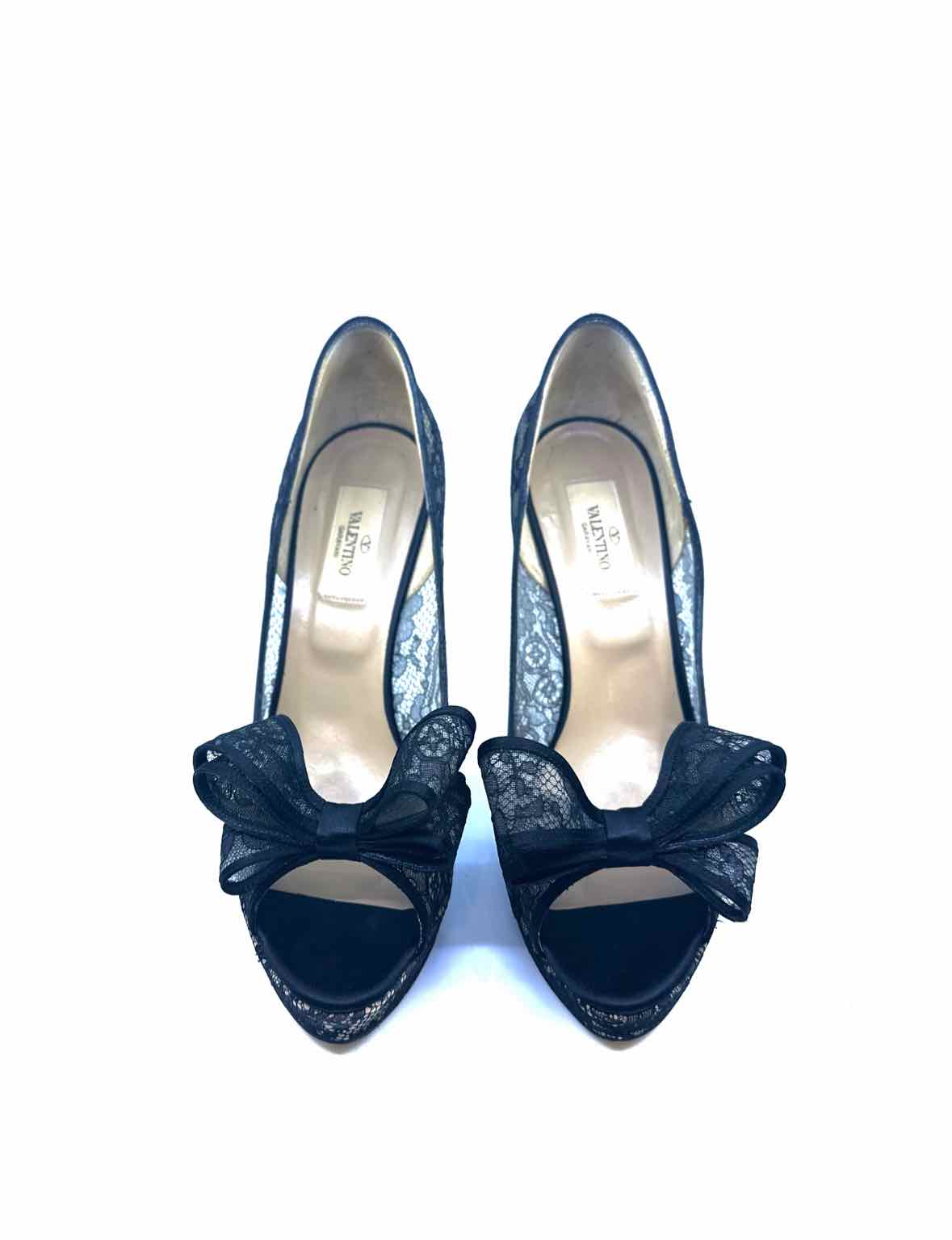 VALENTINO Size 9.5 Black Lace Pumps
