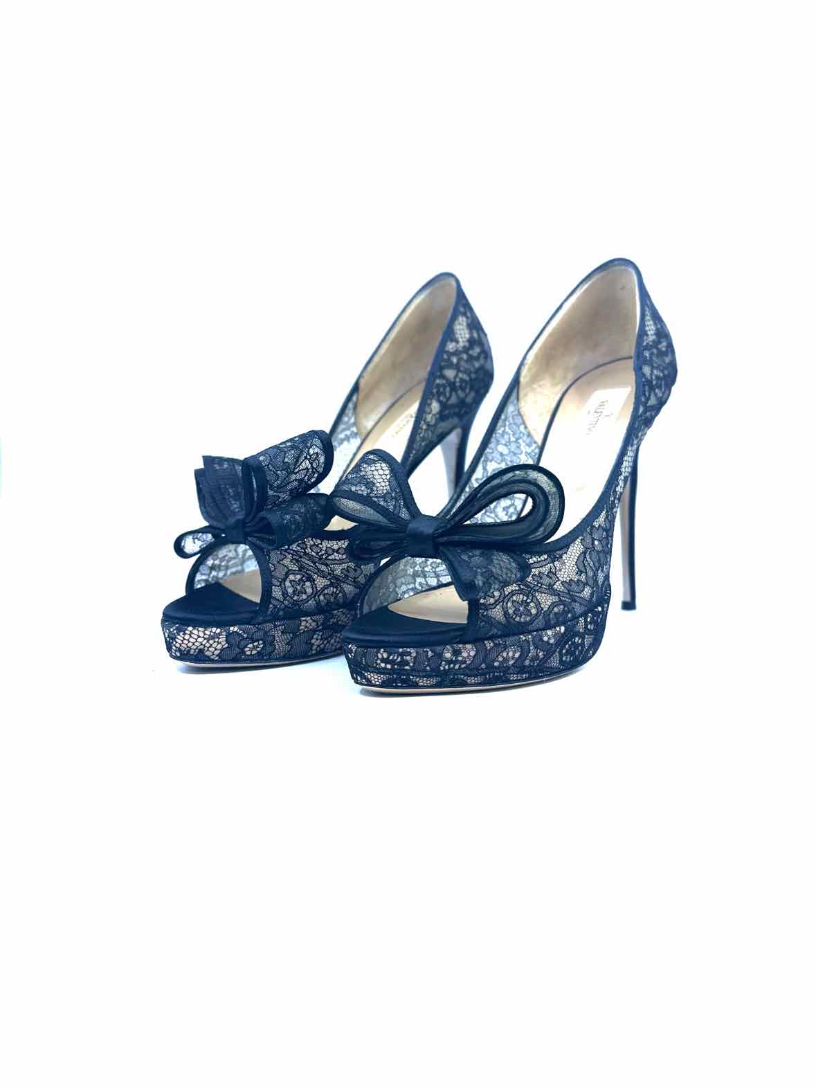 VALENTINO Size 9.5 Black Lace Pumps