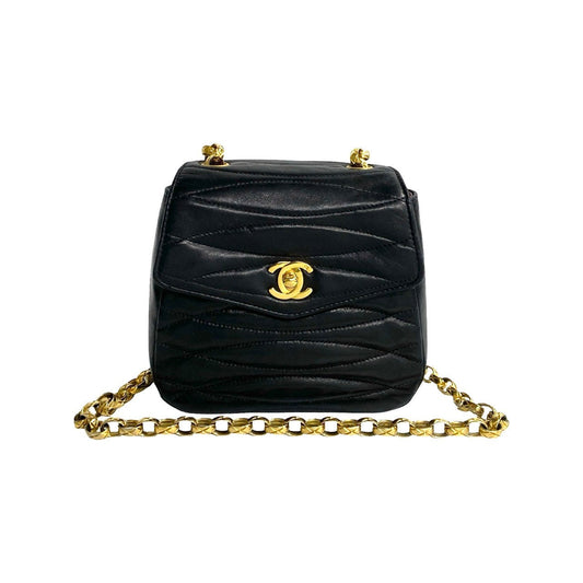 Chanel CC Quilted Leather Chain Crossbody Bag Leather Crossbody Bag