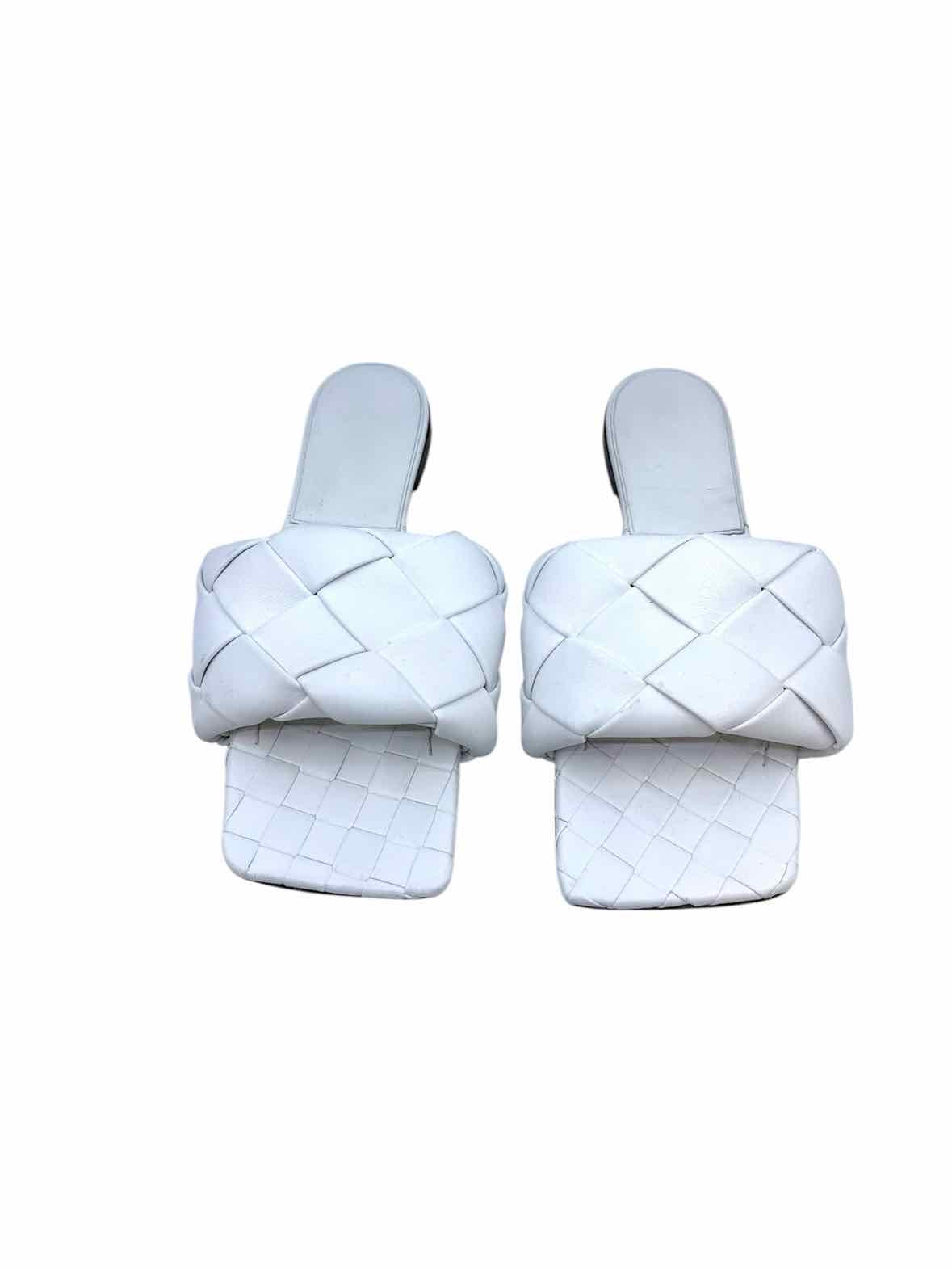 BOTTEGA VENETA Size 9.5 White Leather Woven Slide