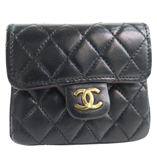 Chanel Quilted Leather Chain Pochette Leather Vanity Bag in New Condition