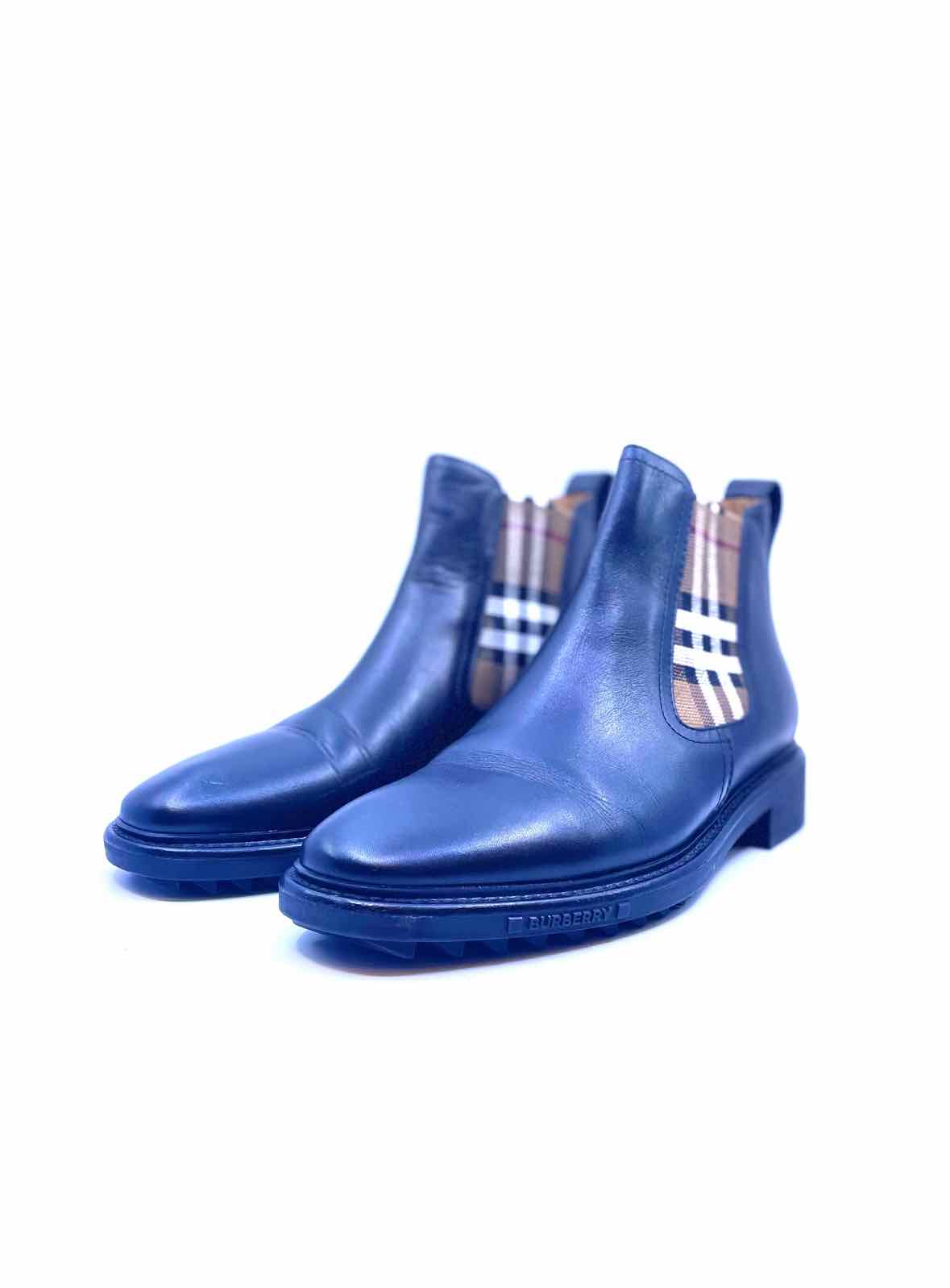 BURBERRY Size 11 Black Leather Solid Ankle Boot