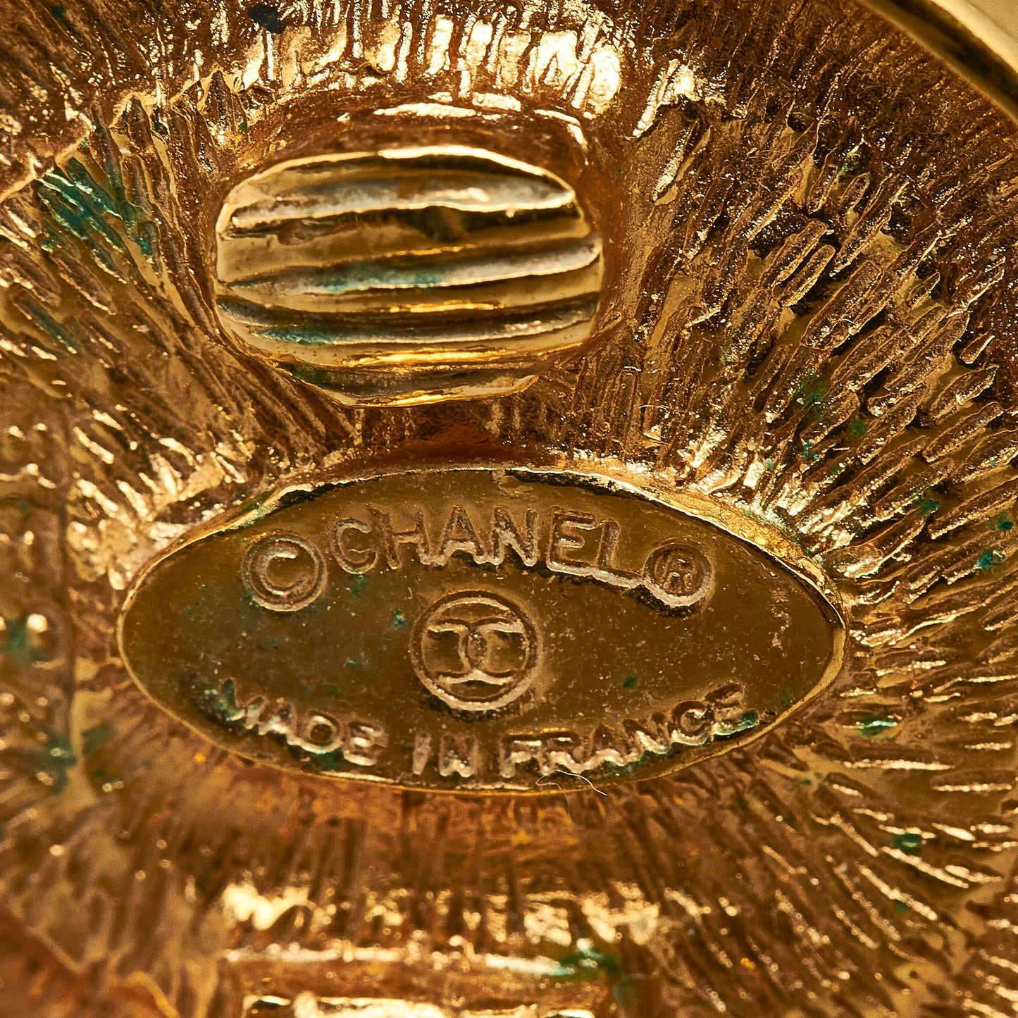 Chanel CC Clip On Earrings (SHG-5Pa5FO)