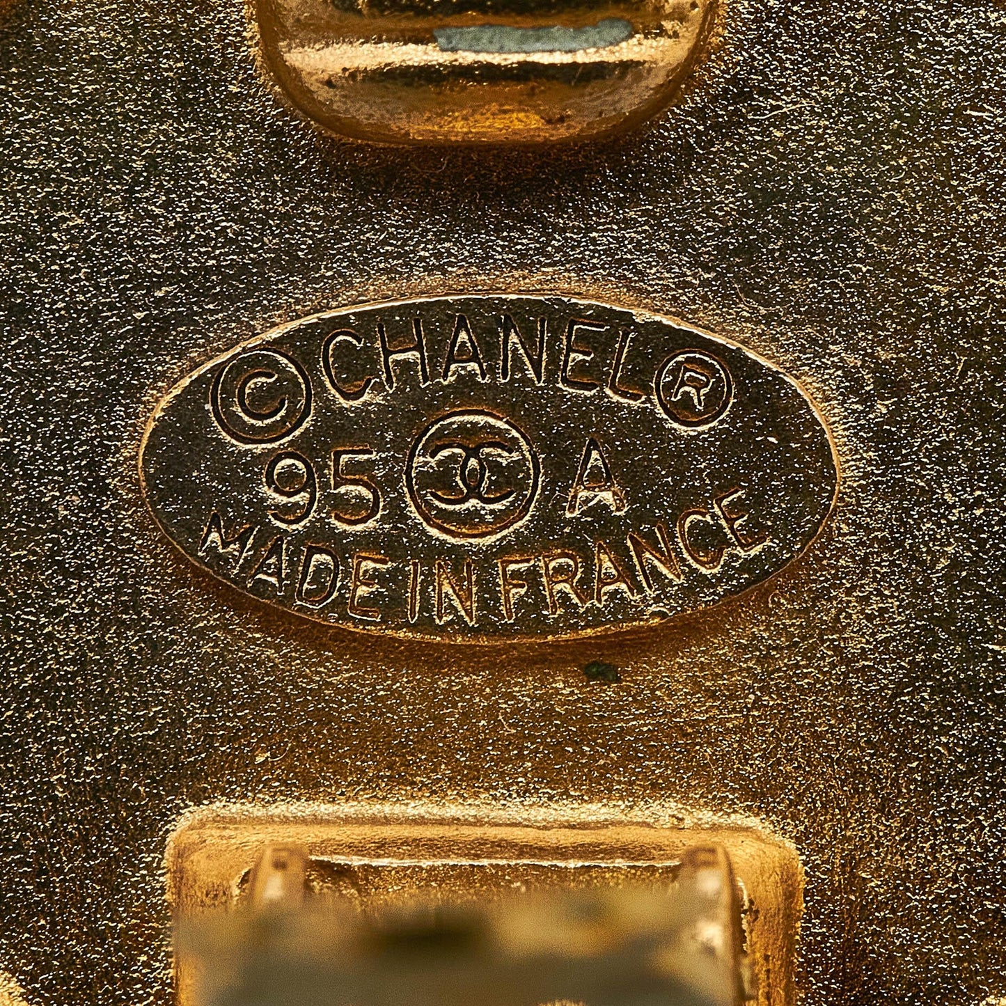 Chanel CC Clip On Earrings (SHG-rTUxcy)