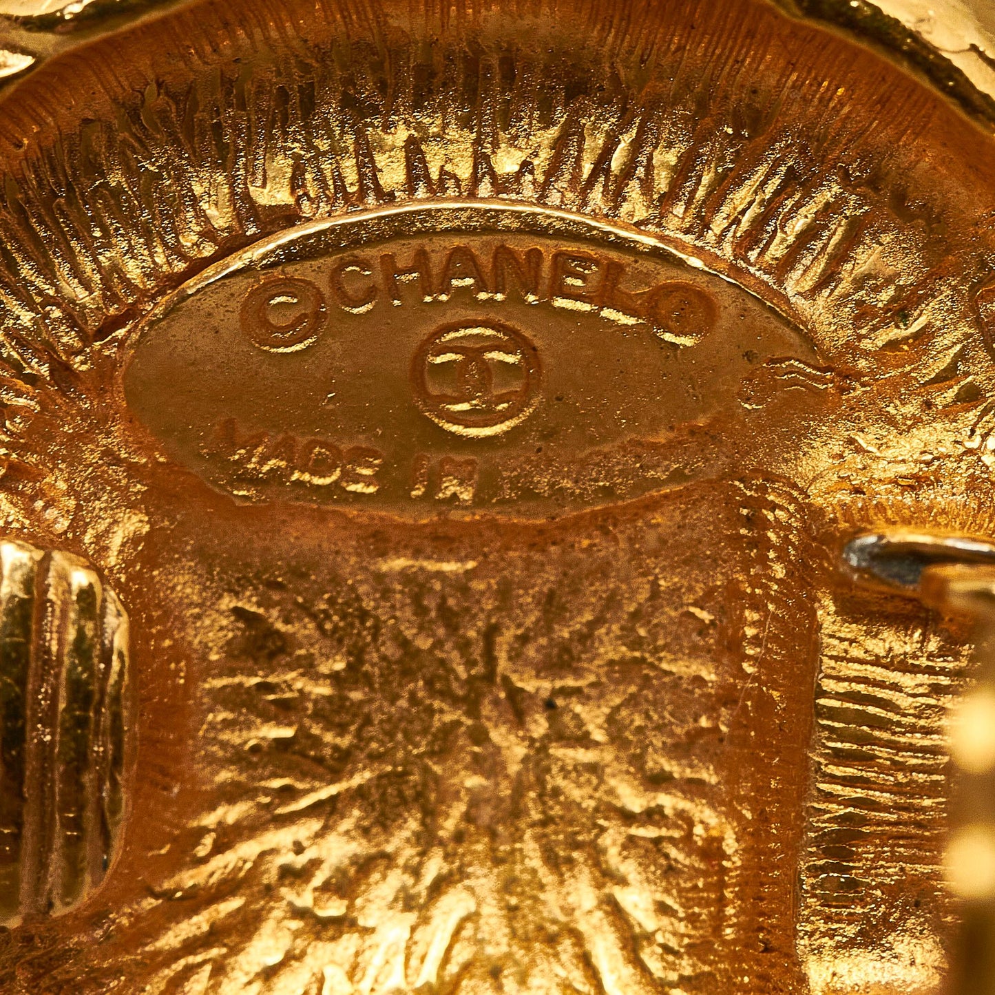 Chanel CC Clip On Earrings (SHG-NL1A33)