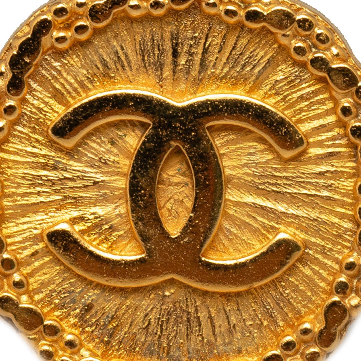 Chanel CC Clip On Earrings (SHG-LWHHON)