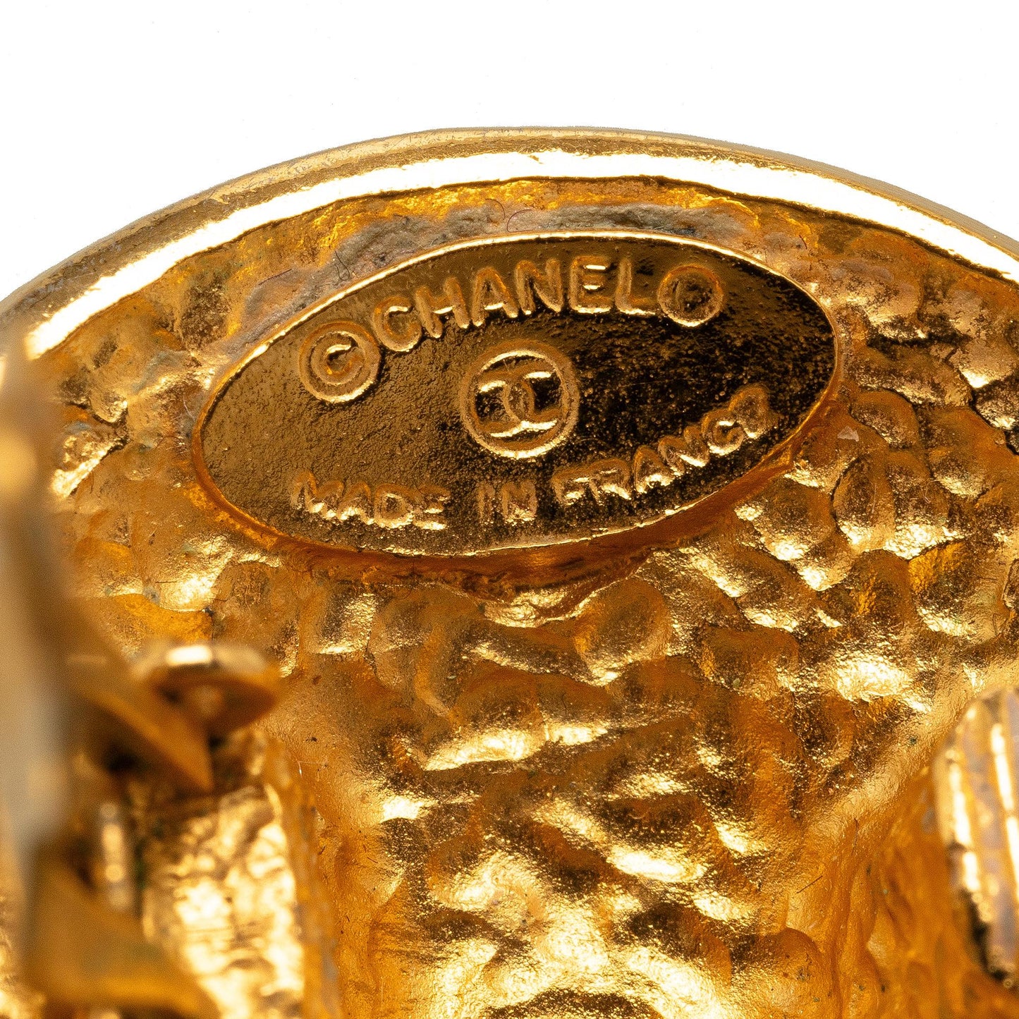 Chanel CC Clip On Earrings (SHG-3Rbtr7)