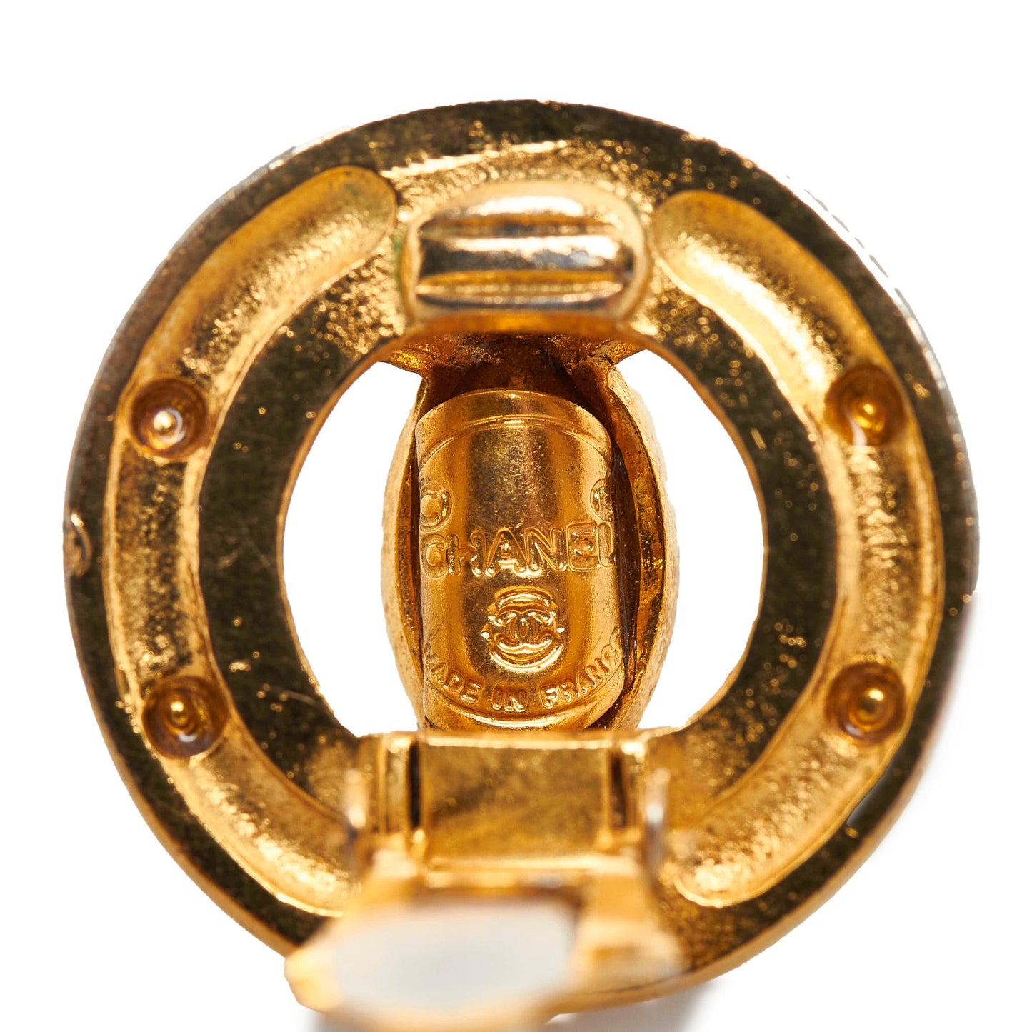 Chanel CC Clip-on Earrings (SHG-Cam64b)