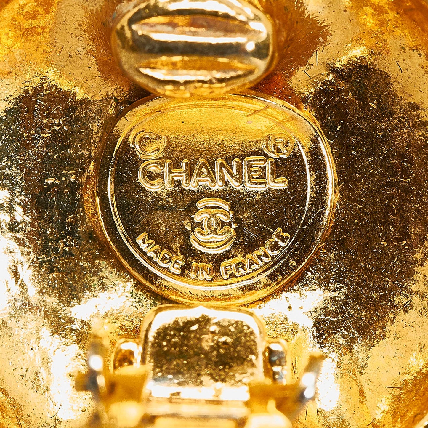 Chanel CC Clip-on Earrings (SHG-SIu9lW)