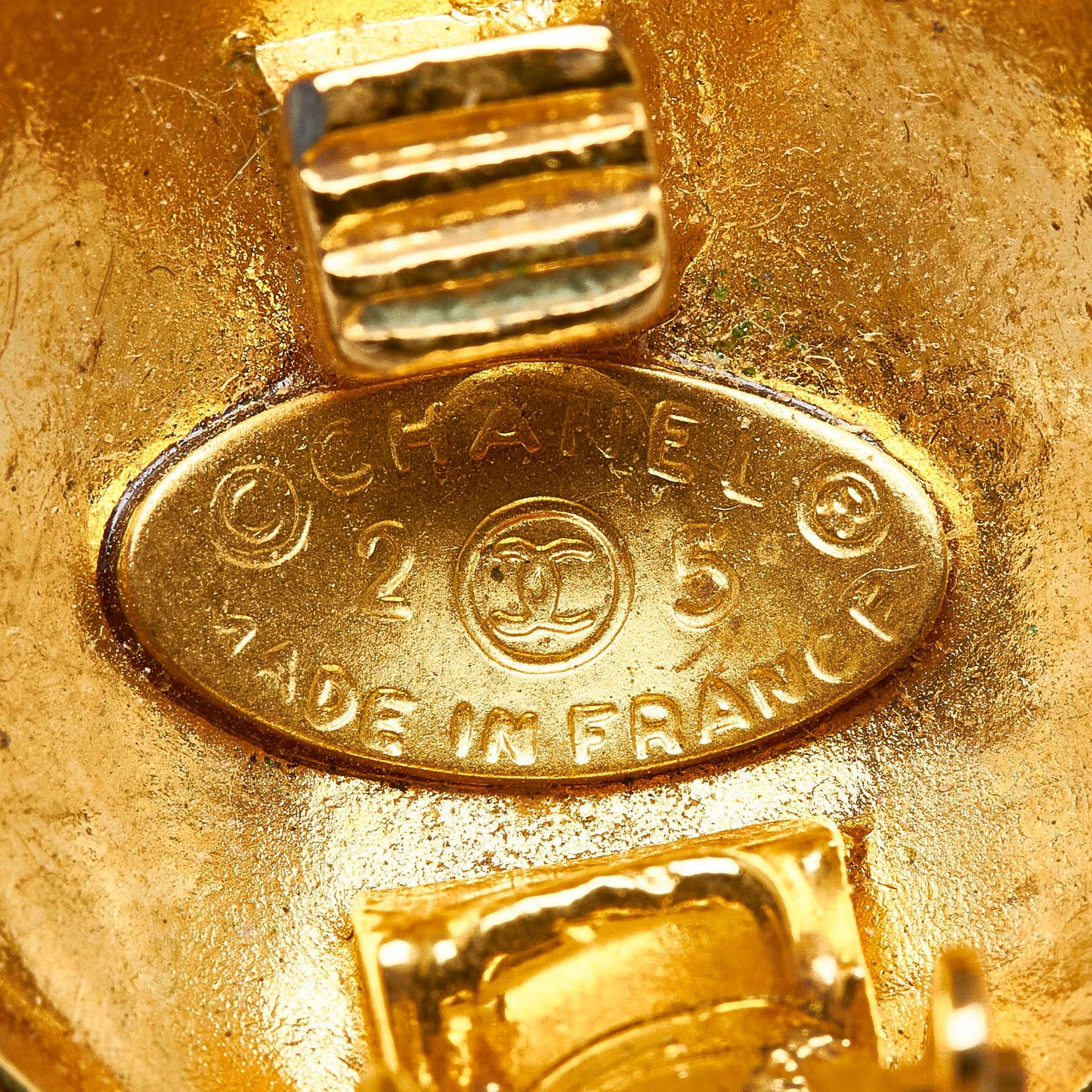 Chanel CC Clip-on Earrings (SHG-7hC6Rn)