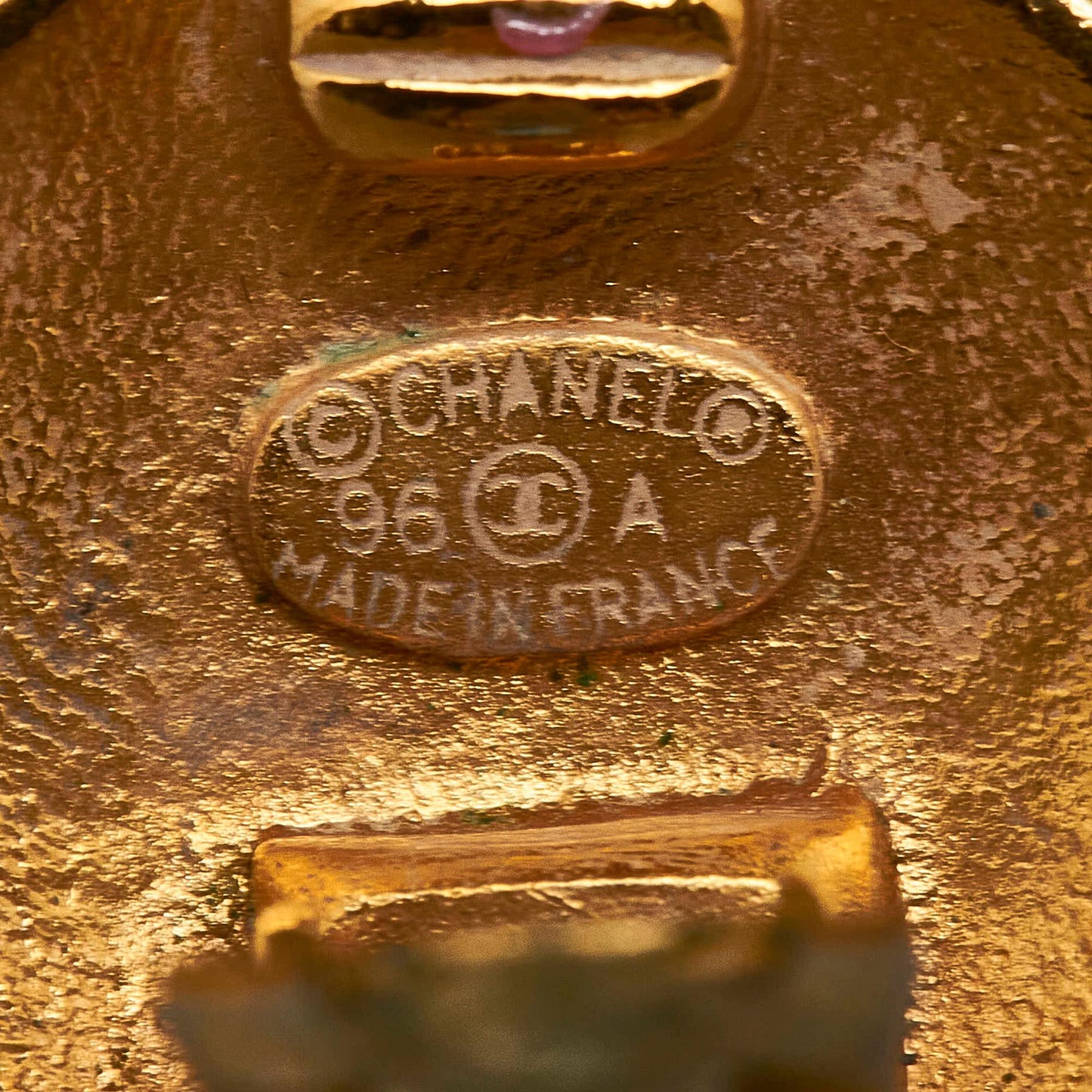 Chanel CC Clip-on Earrings (SHG-eaB0sW)