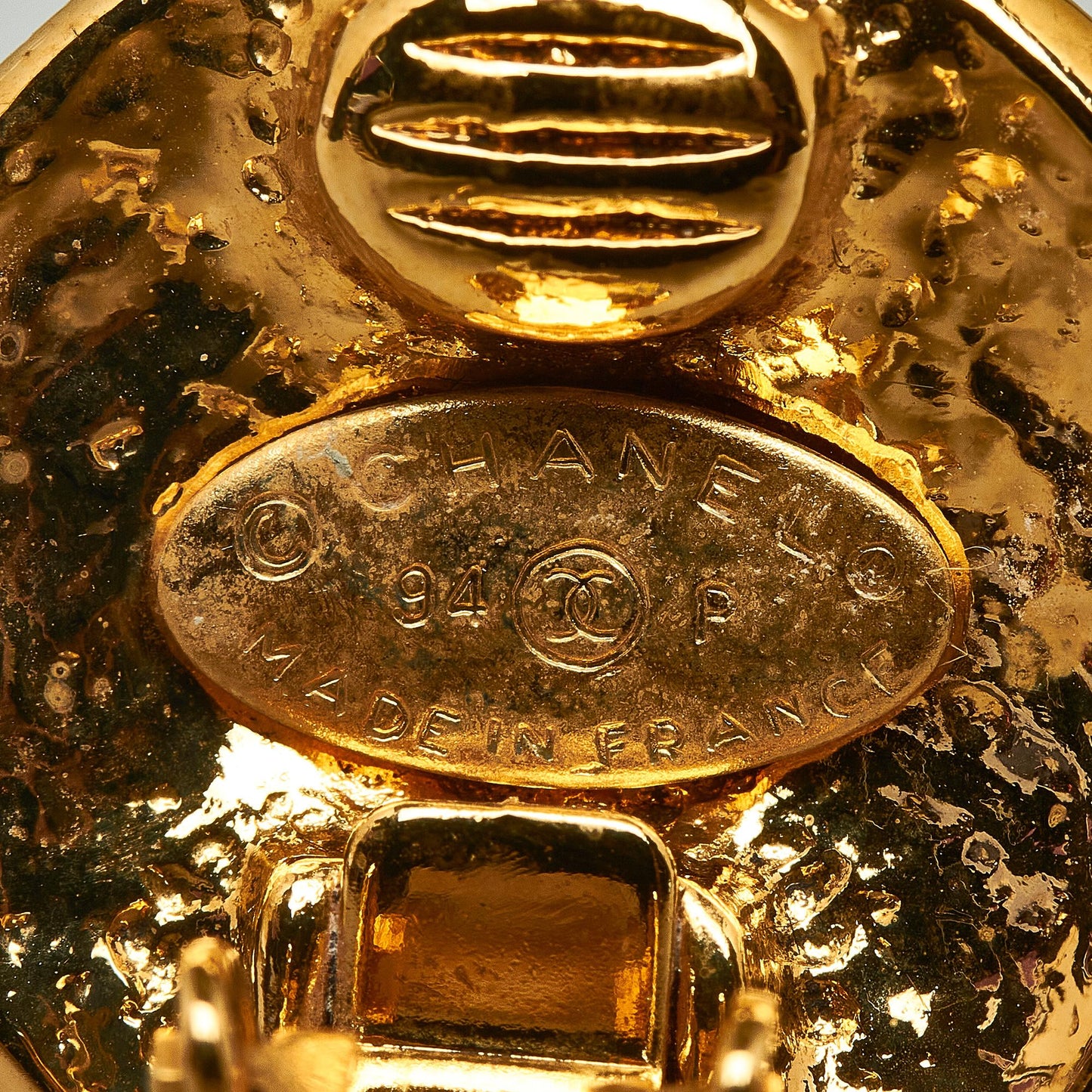 Chanel CC Clip on Earrings (SHG-T6gL1b)