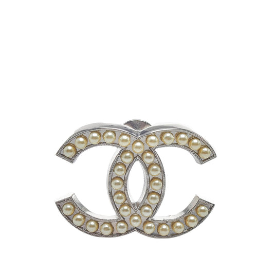 Chanel CC Faux Pearl Brooch (SHG-z0Ruvl)