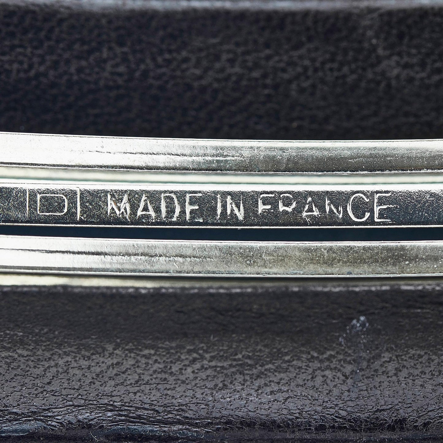 Chanel CC Hair Barrette (SHG-zFEbuJ)