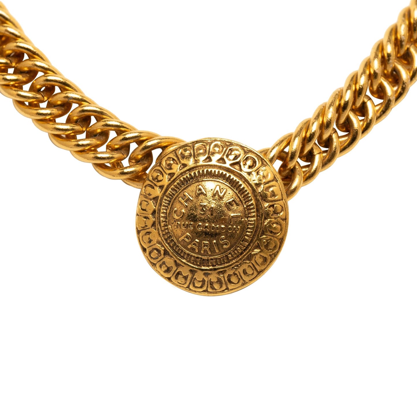 Chanel CC Medallion Pendant Necklace (SHG-p6R6u3)
