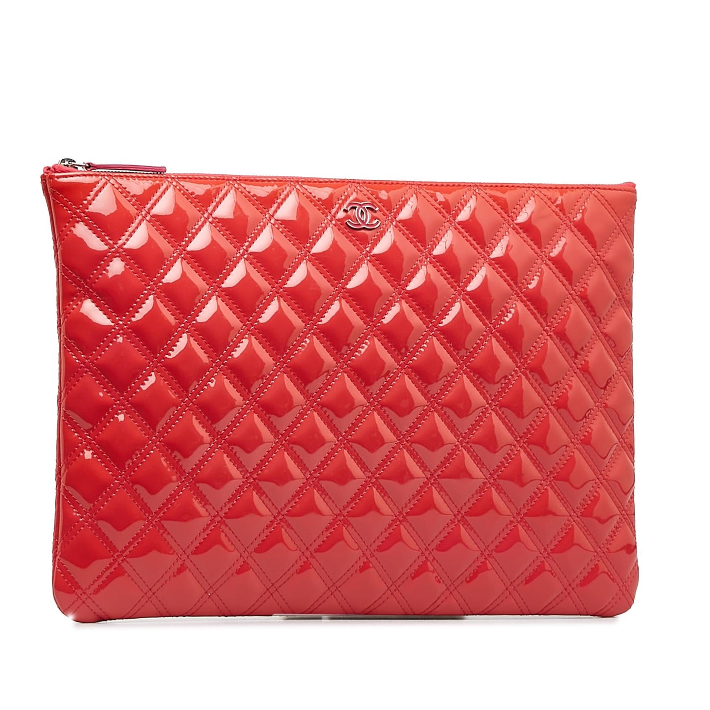 Chanel CC Quilted Patent Leather O Case (SHG-b3vxmg)