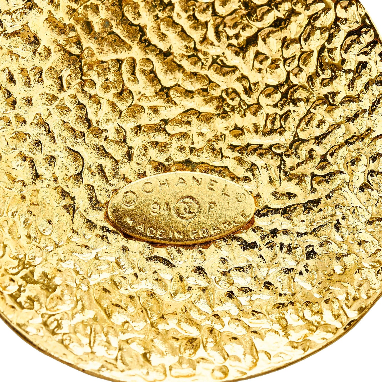 Chanel CC Round Pendant Necklace (SHG-iT3oVq)