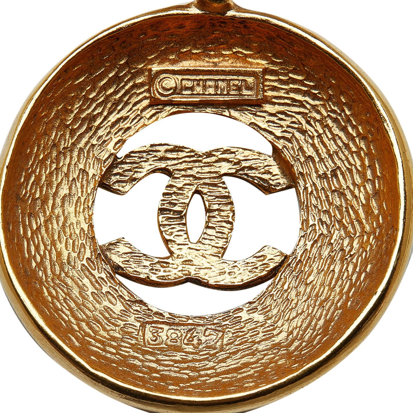 Chanel CC Round Pendant Necklace (SHG-cYUb3R)