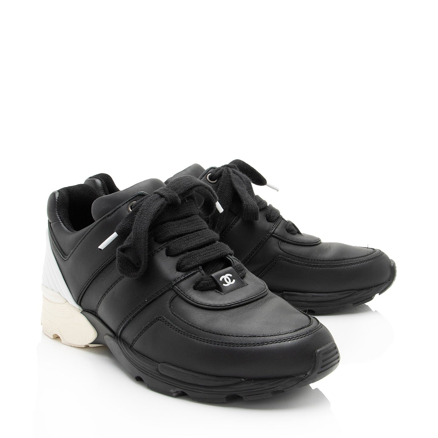 Chanel Calfskin CC Sneakers - Size 7 / 37 (SHF-CiGMEm)